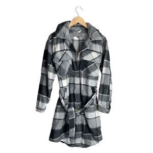 Blank NYC Flannel Jacket Size Small Gray Tie Front Black Buttoned Long Sleeve